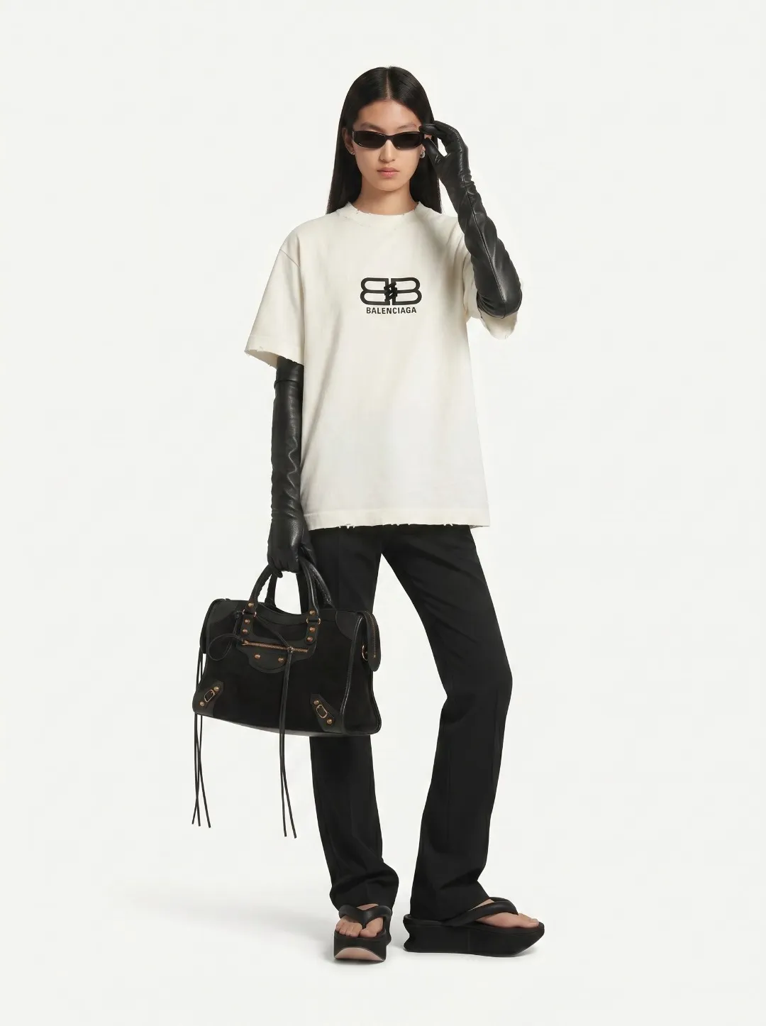 P100✨🔥 [balenciaga] 2026FW short-sleeved T-shirt Premium 26s double yarn 300g fabric, washed with water spray, distressed and frayed Color: washed black, washed white, washed Khaki Size: S M L XL 2XL